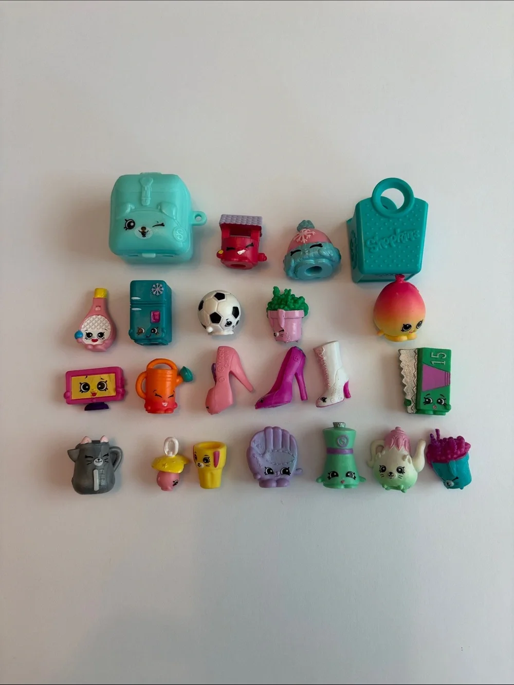 EUC Shopkins and 2 containers backpack and bag